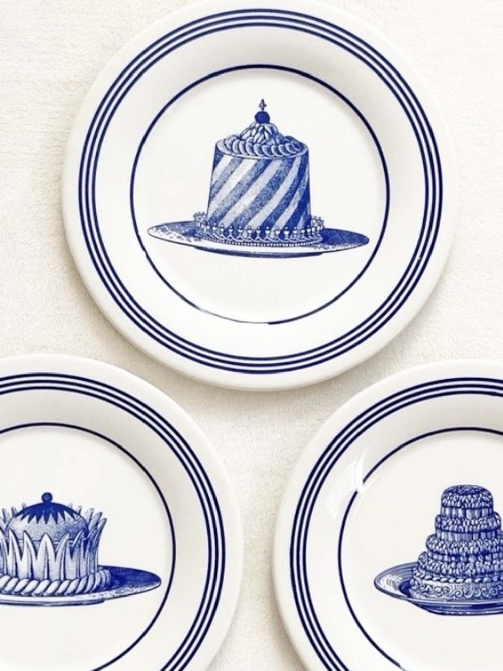 Williams Sonoma Carême Dessert Plates Set of 3 Blue White Made in England